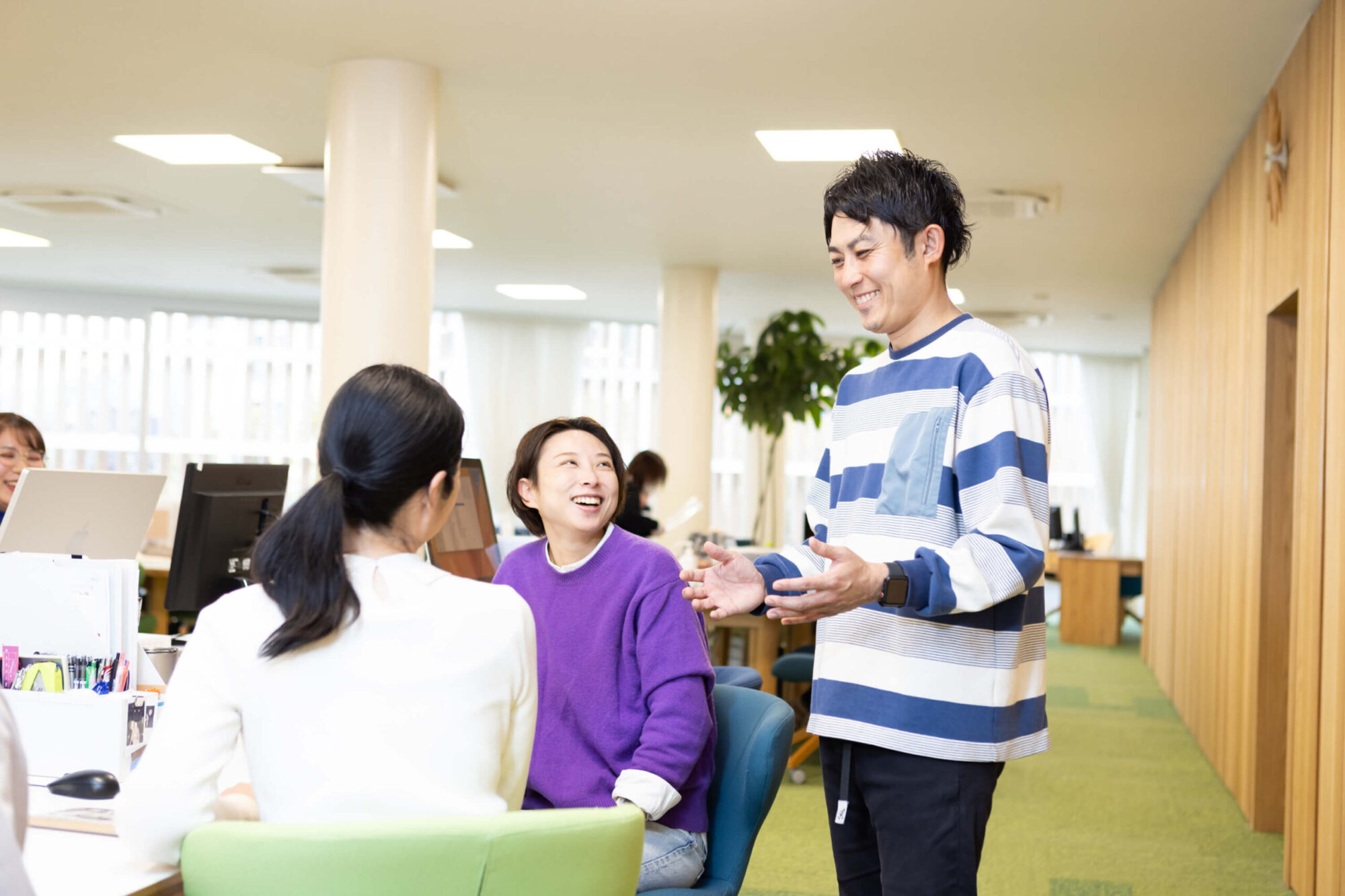 ロマンライフ本社オフィス風景