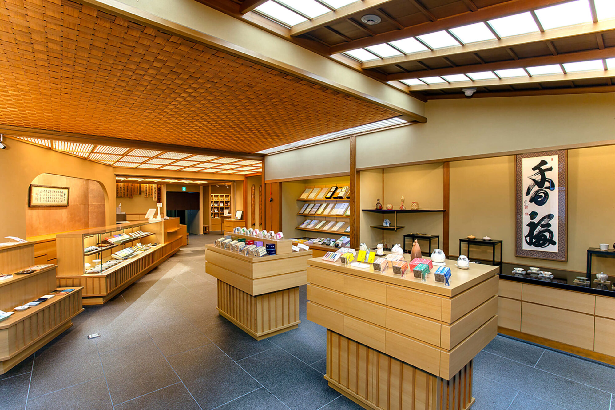 京都本店の内観